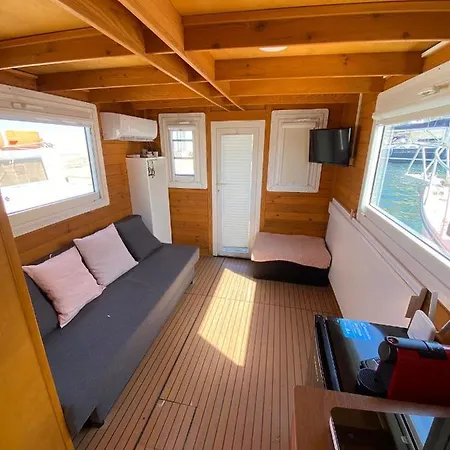 Botel House Boat R Al Poetto 2 Pax Piu' 1